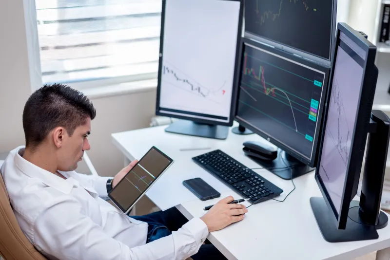 Trading the Tenge Before Your First Coffee: A Practical Almaty-First Routine for the American Desk