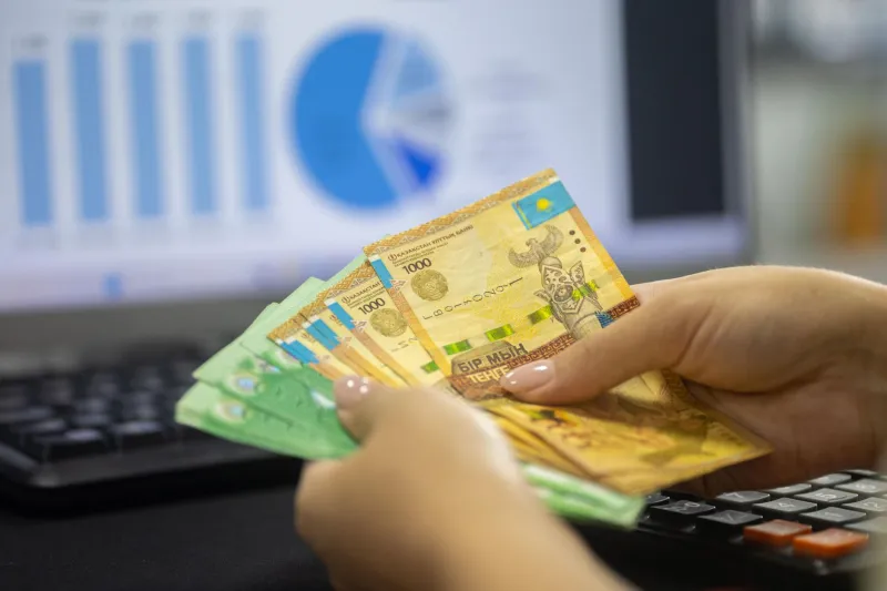 When the Numbers Lie: Why Kazakhstan's Bond Market Breaks Every Carry Trade Playbook
